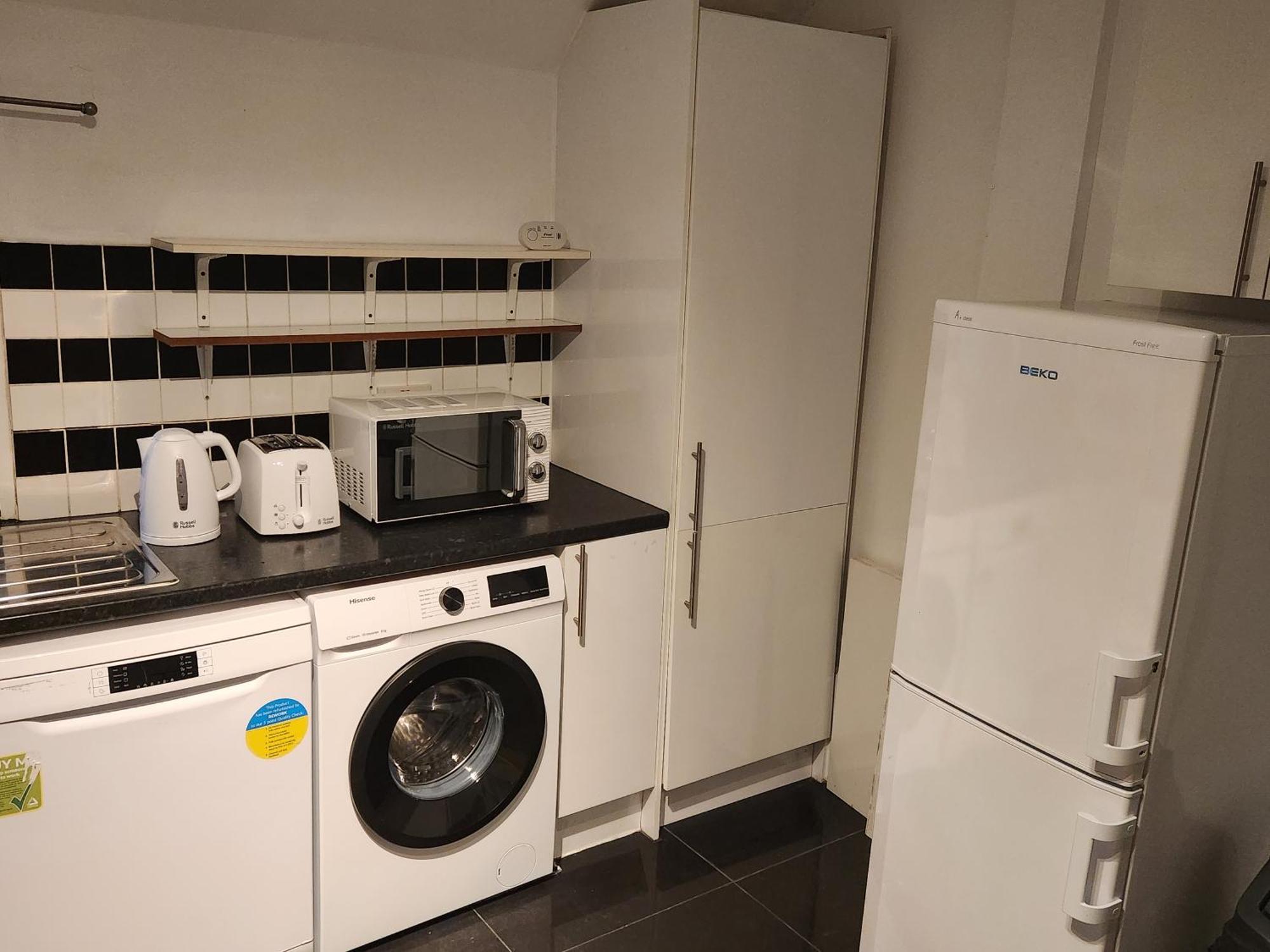 Flat With Work Station, Monitor, Smart Tv & Netflix Apartment London Ngoại thất bức ảnh