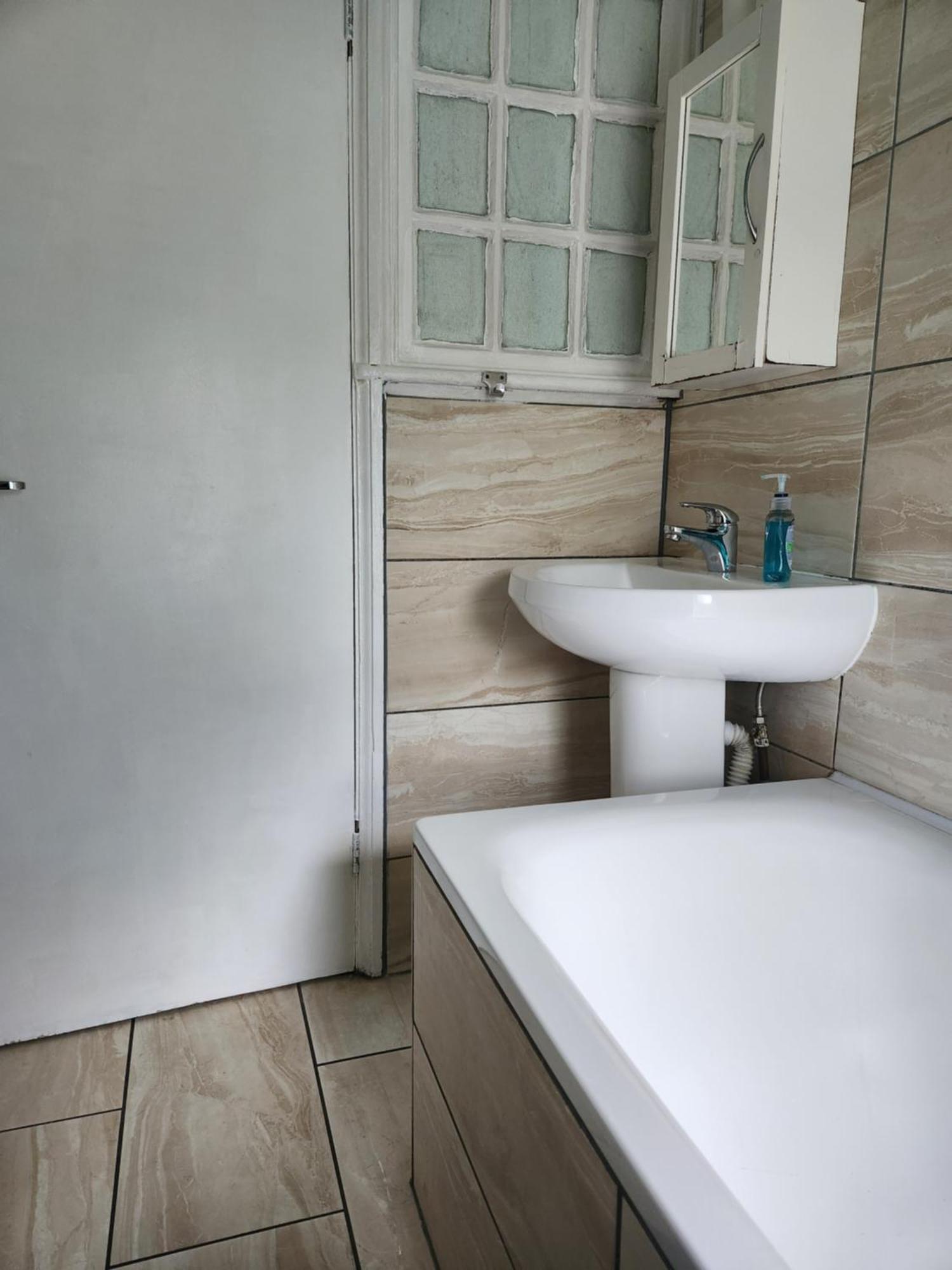 Flat With Work Station, Monitor, Smart Tv & Netflix Apartment London Ngoại thất bức ảnh
