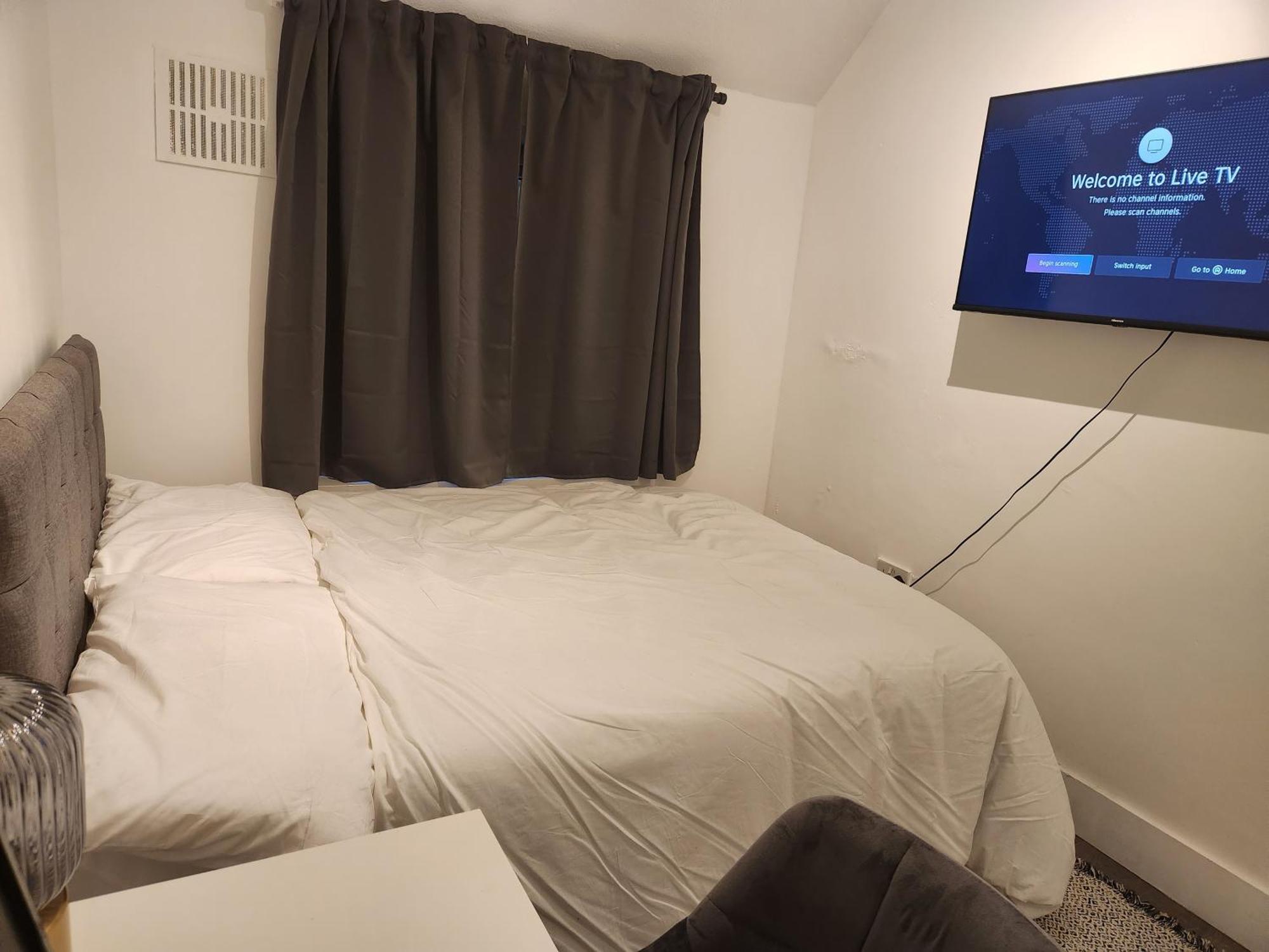 Flat With Work Station, Monitor, Smart Tv & Netflix Apartment London Ngoại thất bức ảnh